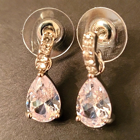 NEW Crystal Teardrop Necklace  & Earrings Set! - Picture 9 of 11